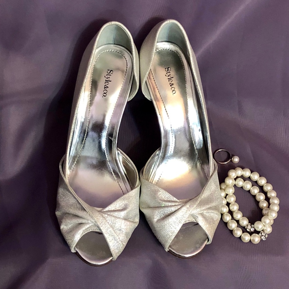 Style & Co Amilli Peep Toe Silver Evening Pumps